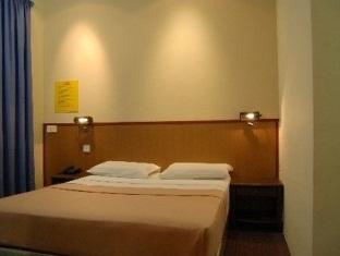 Madras Eminence Singapore Exterior photo